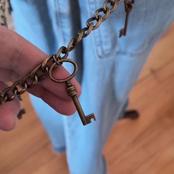 Brass Chain With Key Charms. Versatile. New - Picture 5 of 9